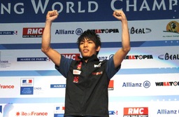 スポーツクライミング「TEAM au」の楢崎智亜選手、世界選手権優勝！日本人初の快挙。