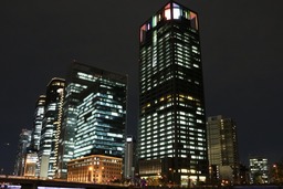 関西電力が2025年大阪での国際展覧会実現に向け、関電ビル頂上部「Liv-Lit」のライトアップ実施